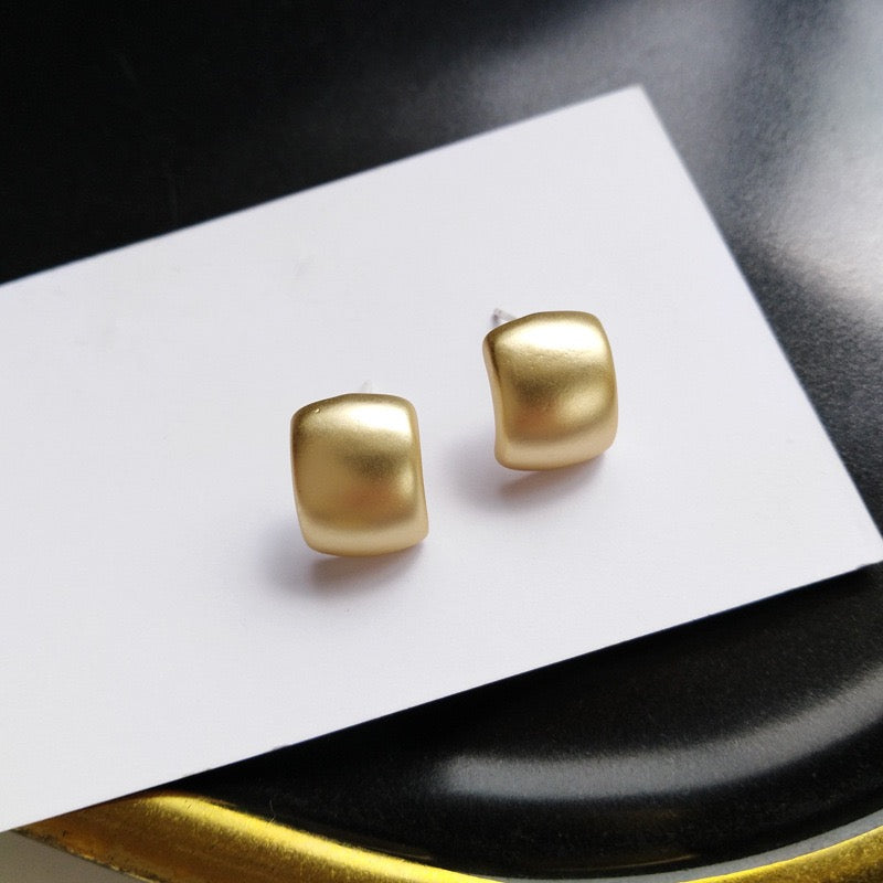 Gold matte vintage earrings