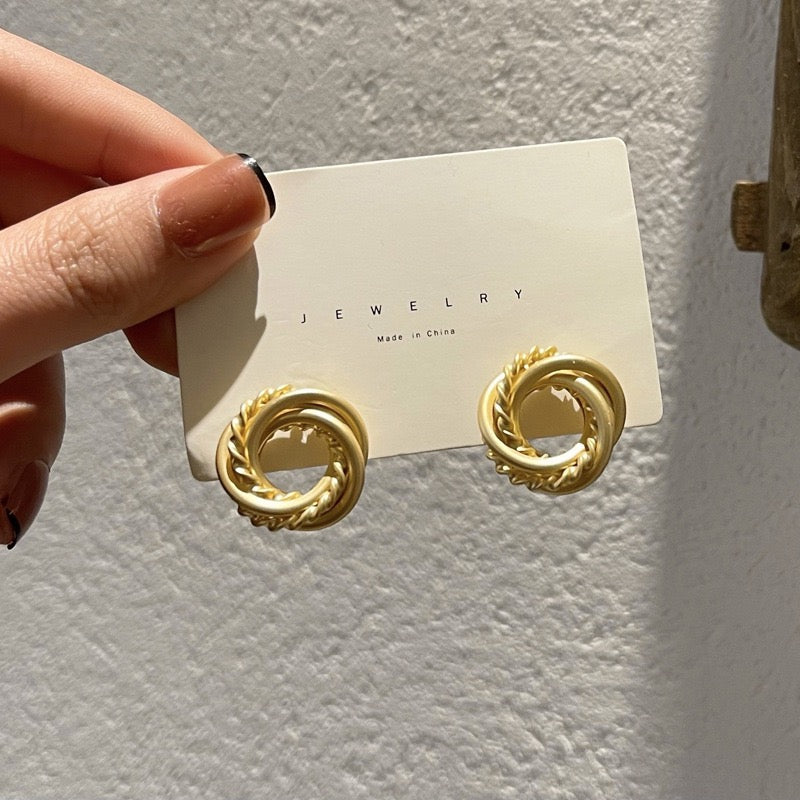 Gold matte vintage earrings