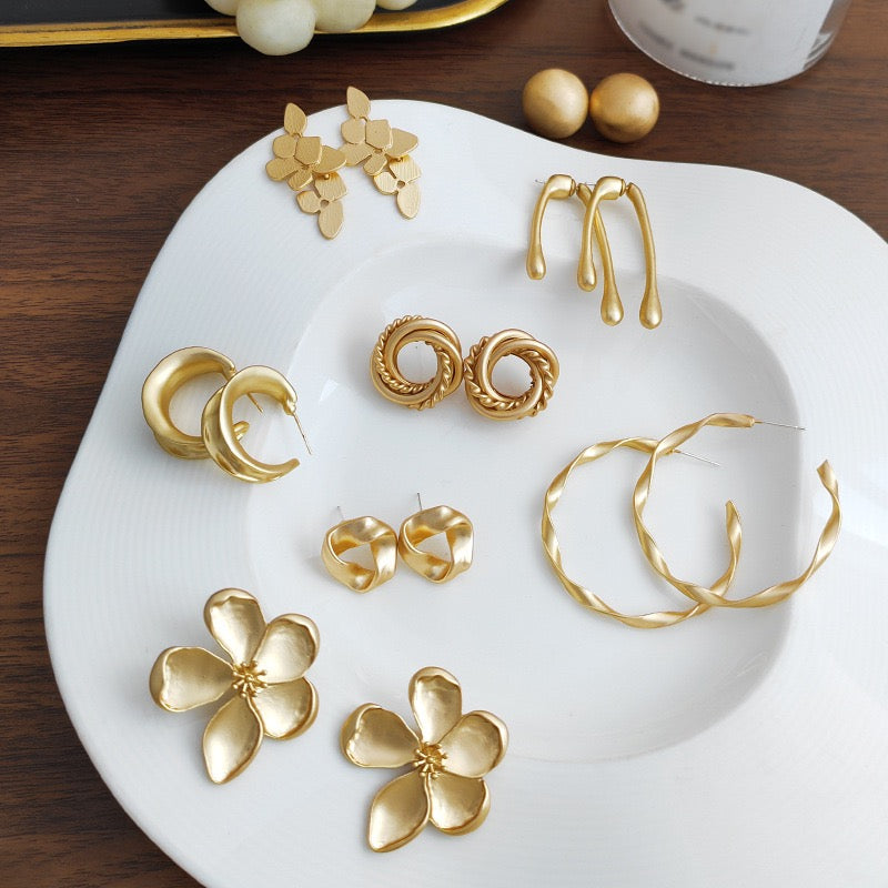 Gold matte vintage earrings